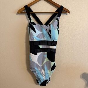Nike Jungle Floral Swimsuit Medium